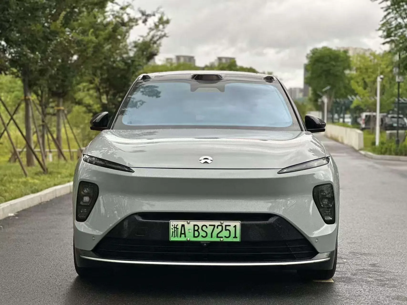 NIO ES8