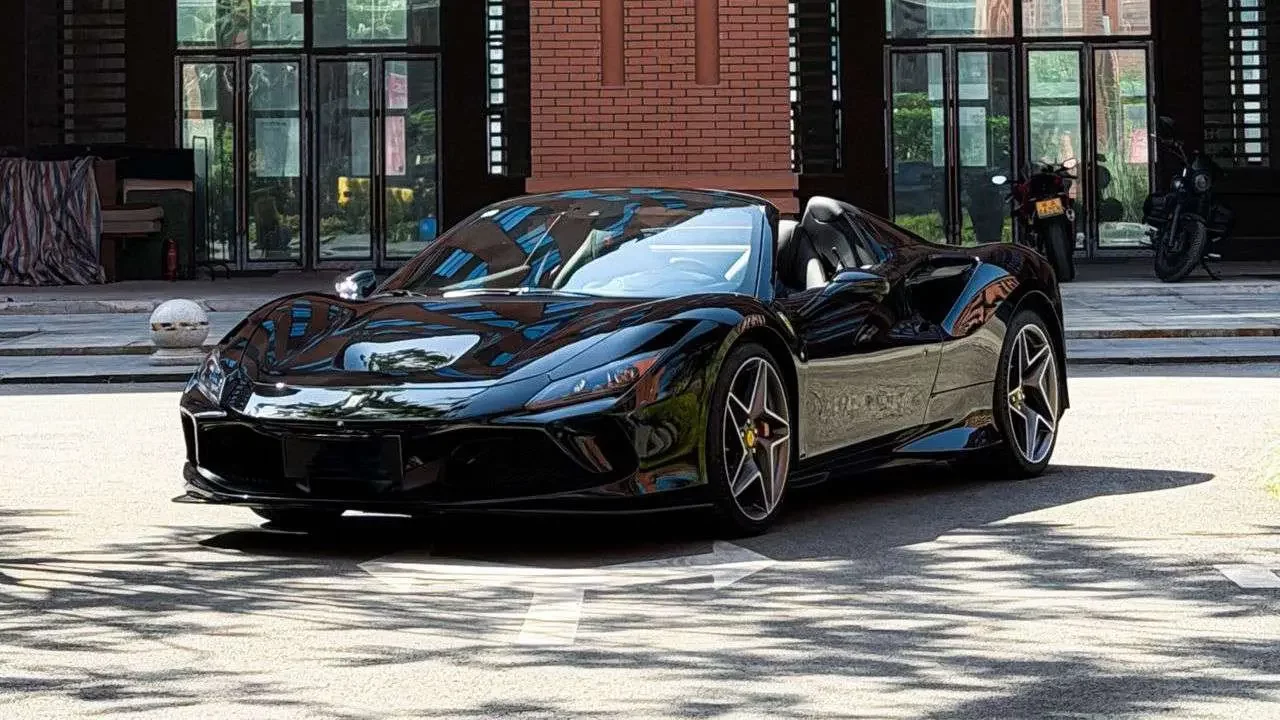 Ferrari F8