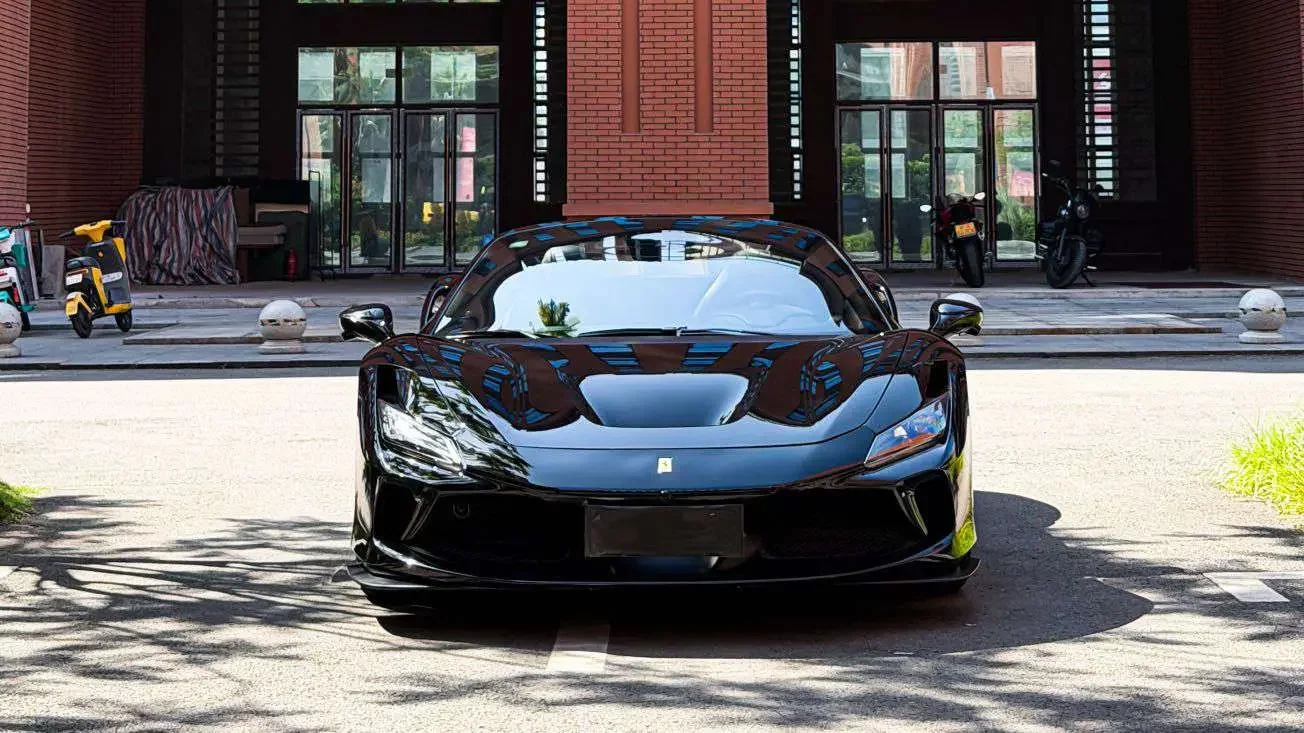 Ferrari F8