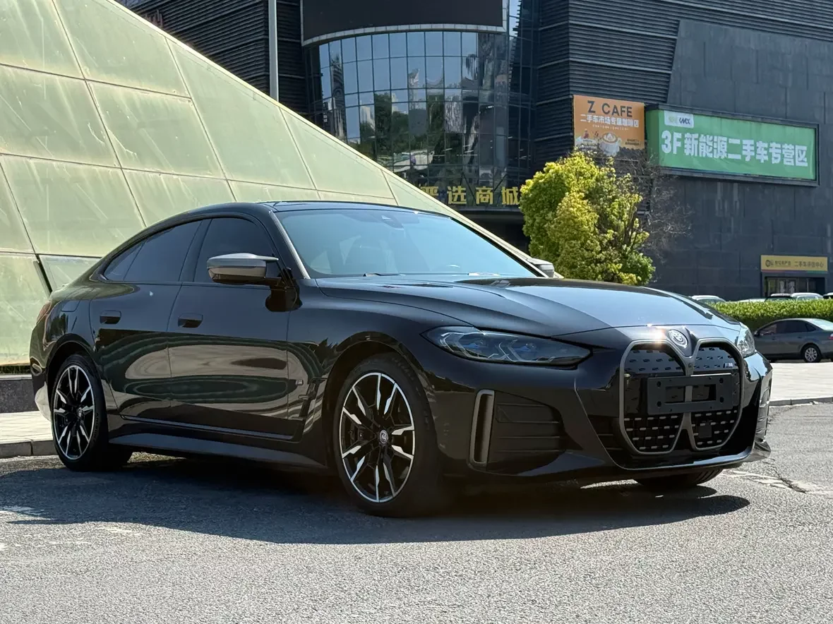 BMW i4