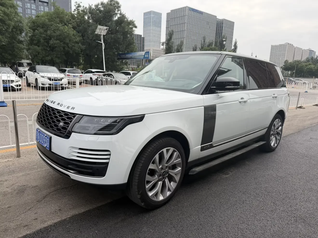 Land Rover range rover