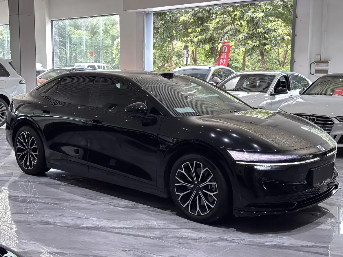 ZEEKR 007