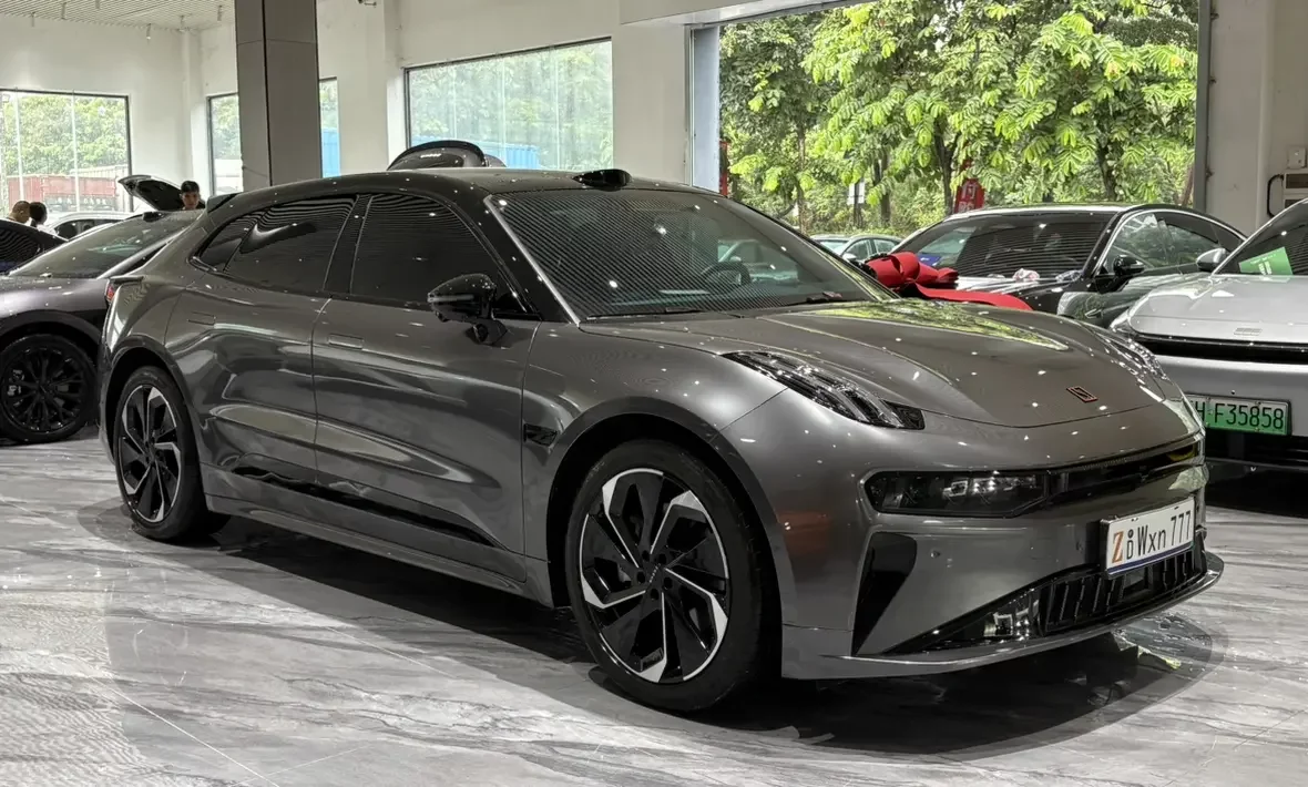 ZEEKR 001