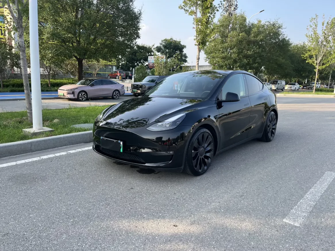 TESLA MODEL Y