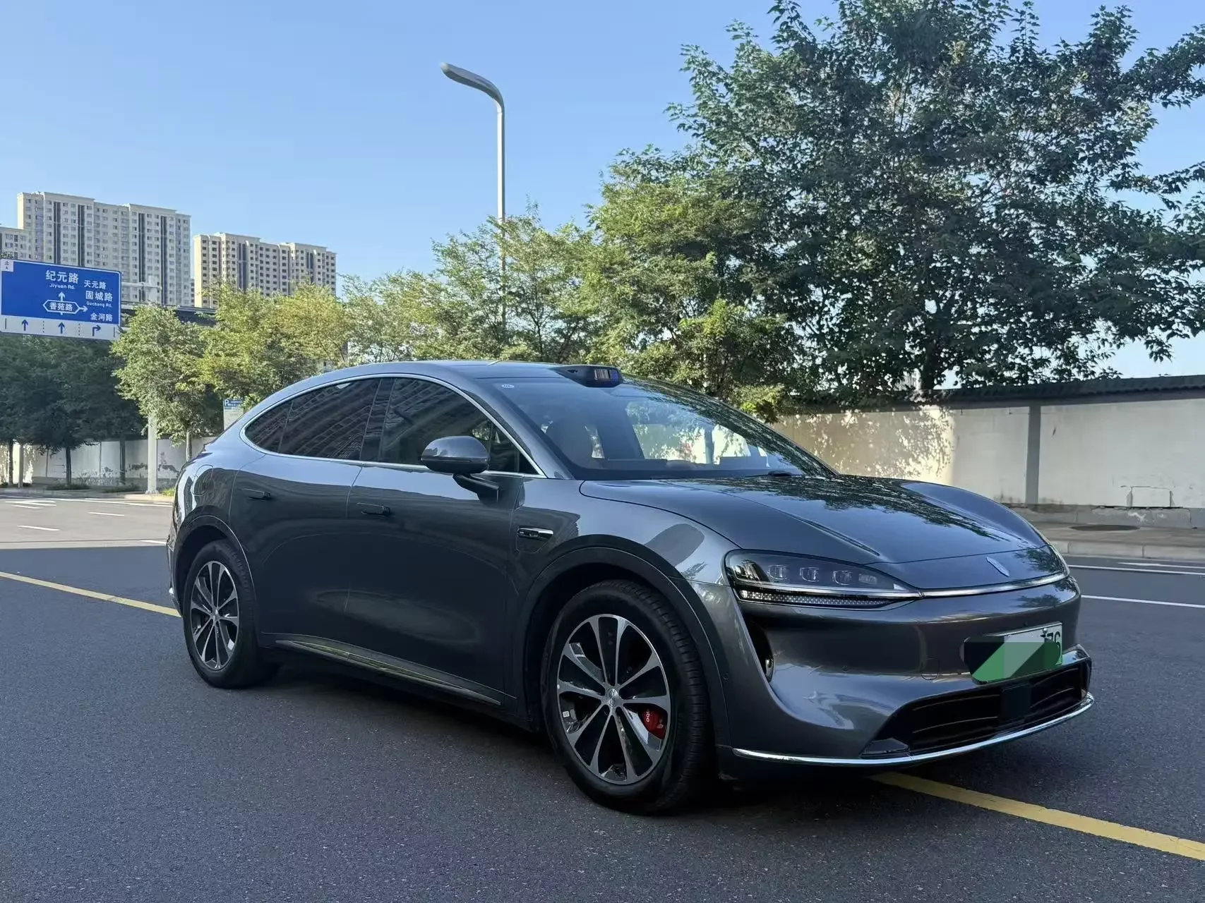 Luxeed Zhijie R7