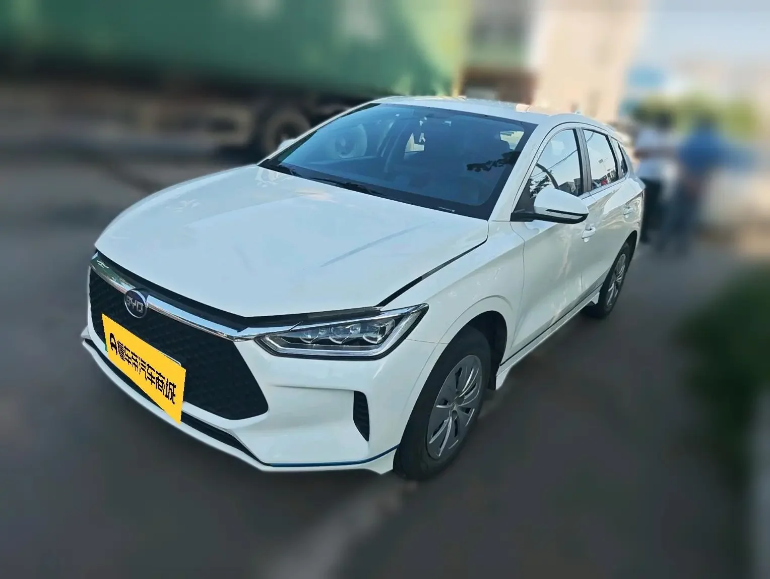 BYD e2