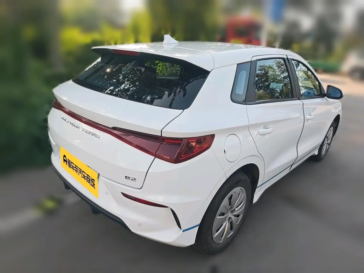 BYD e2