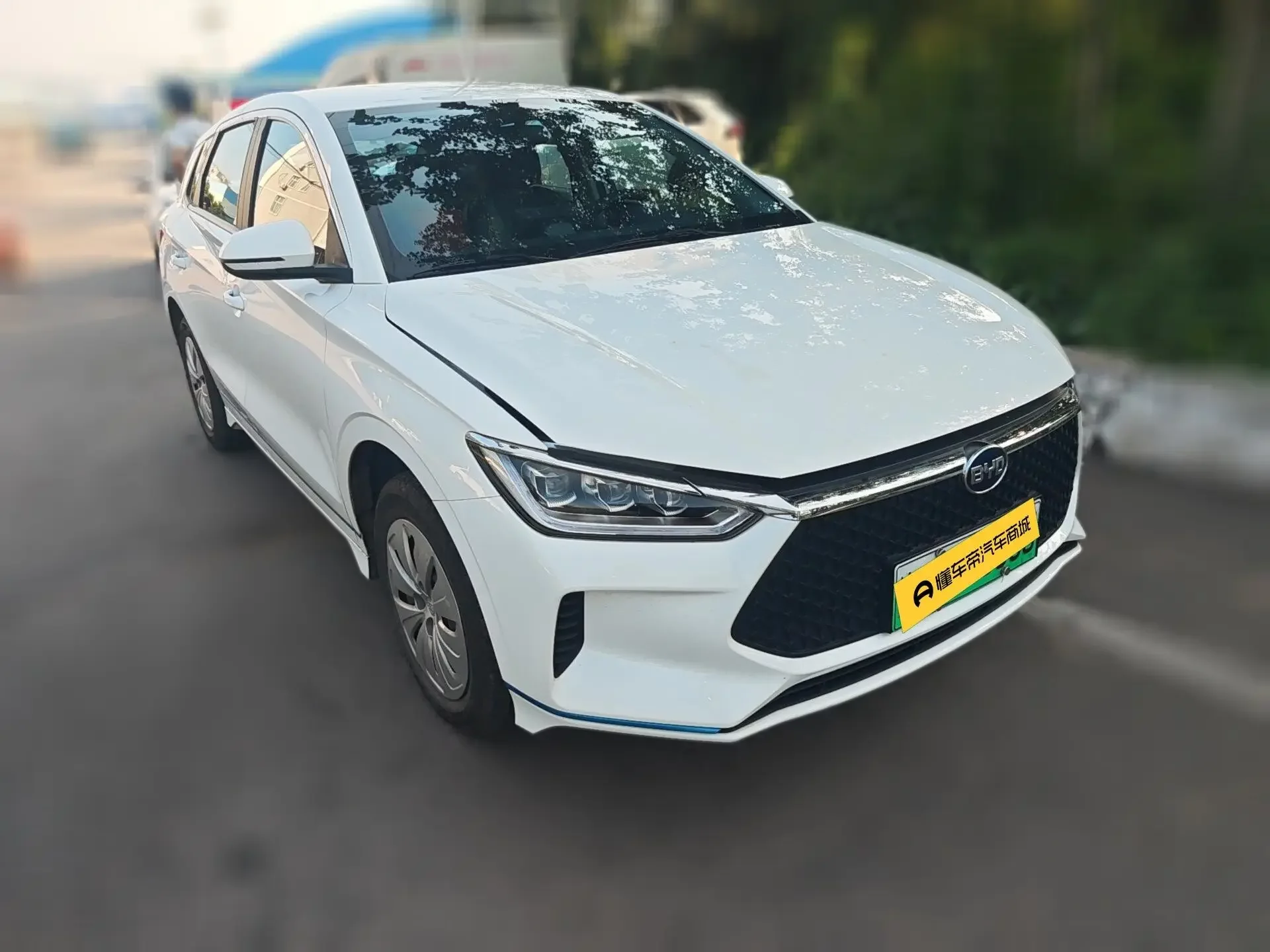 BYD e2