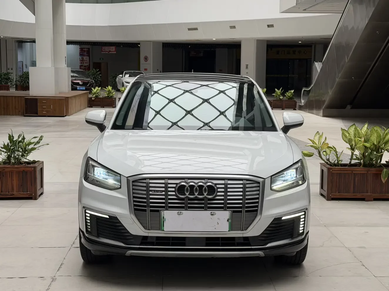 Audi Q2L e-tron