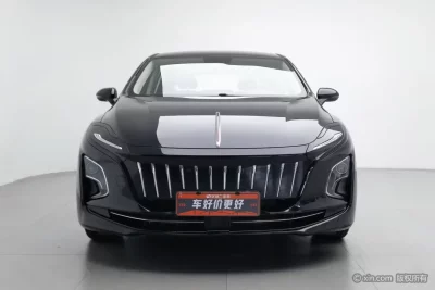 Hongqi E-QM5