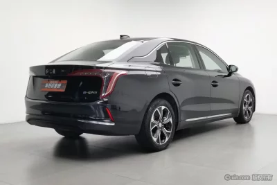 Hongqi E-QM5