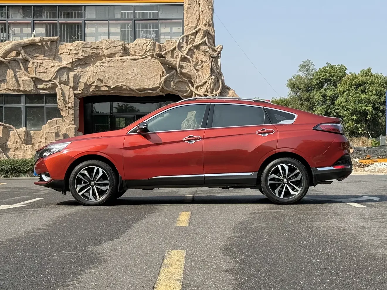 Kai Chen Venucia T90