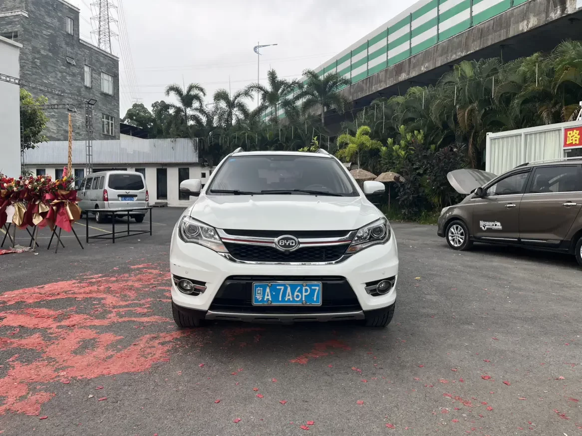 BYD S7