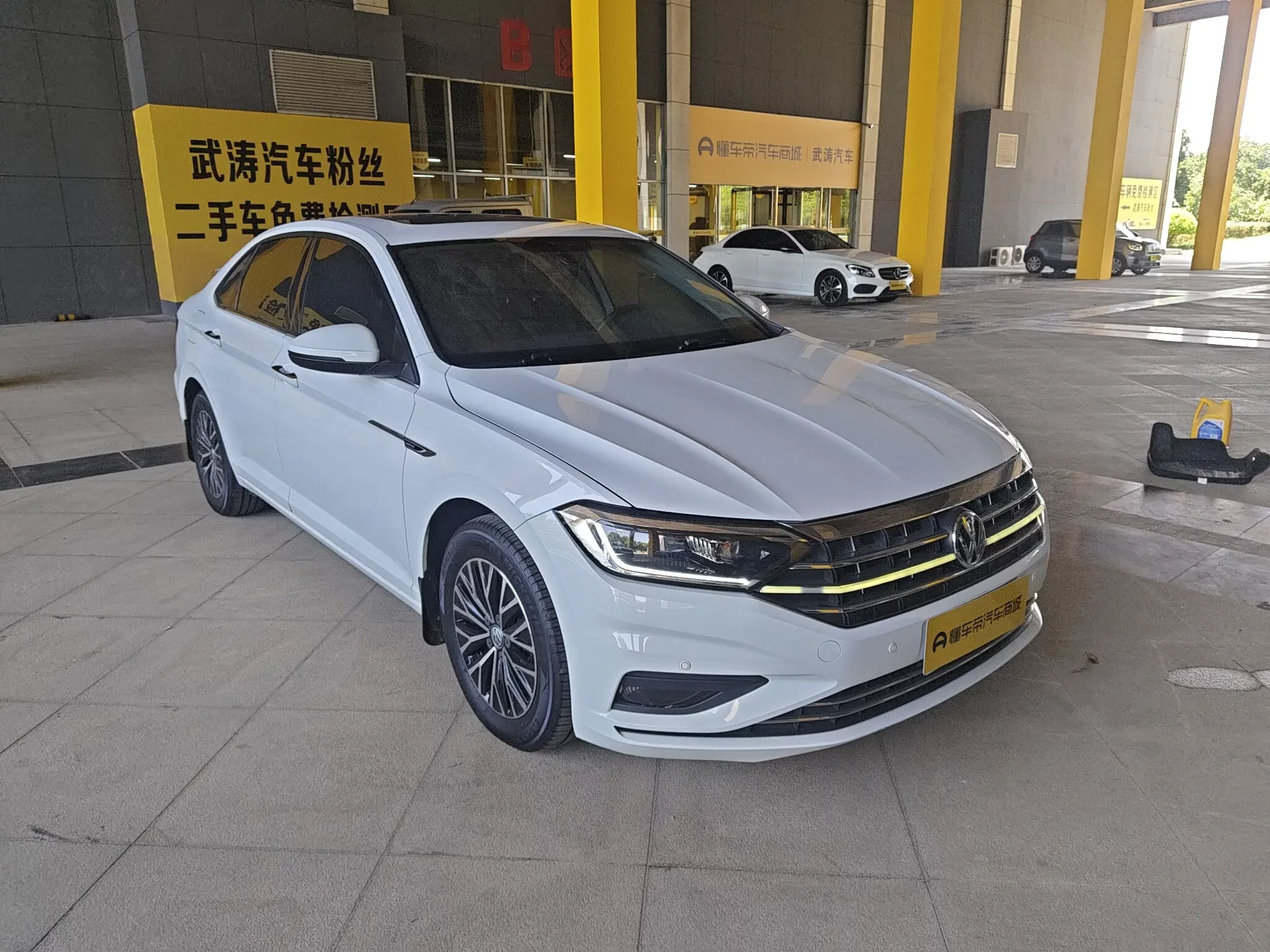 Volkswagen Sagitar