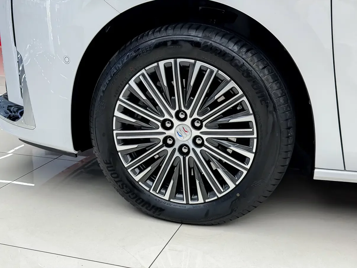 Buick GL8 PHEV