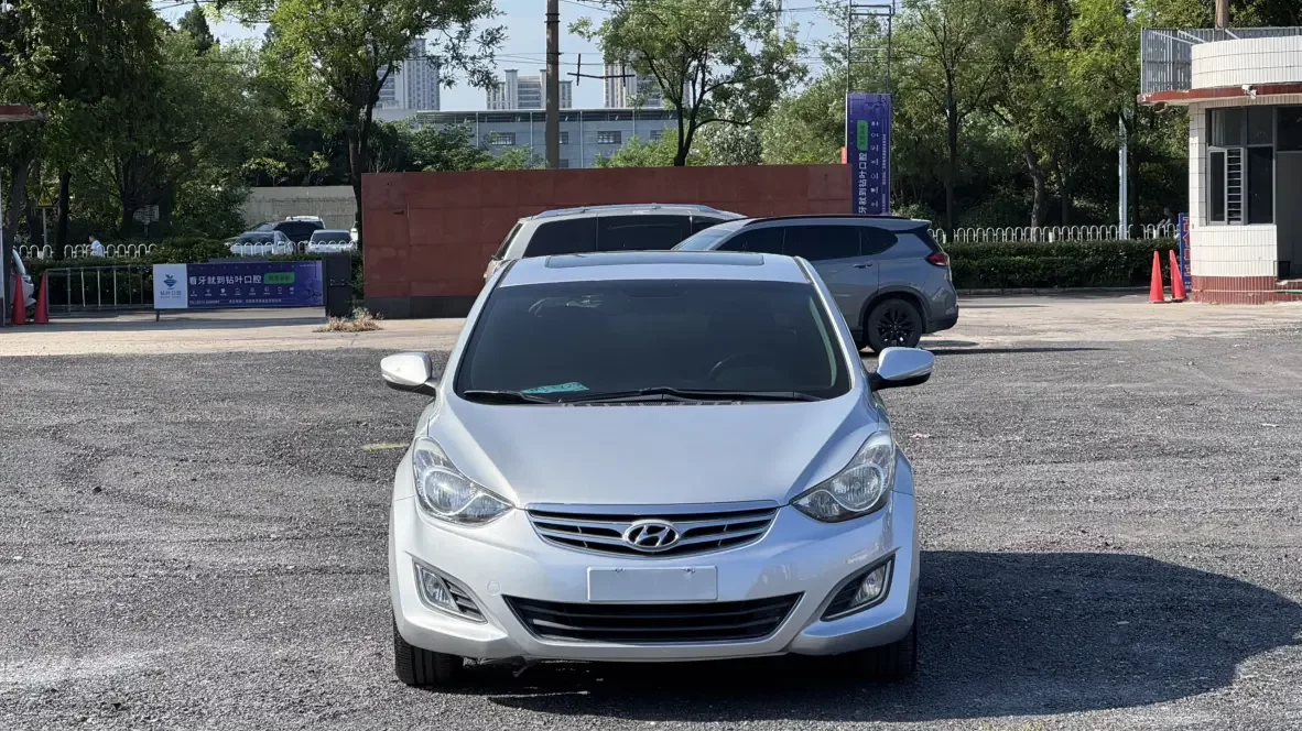 Hyundai Elantra