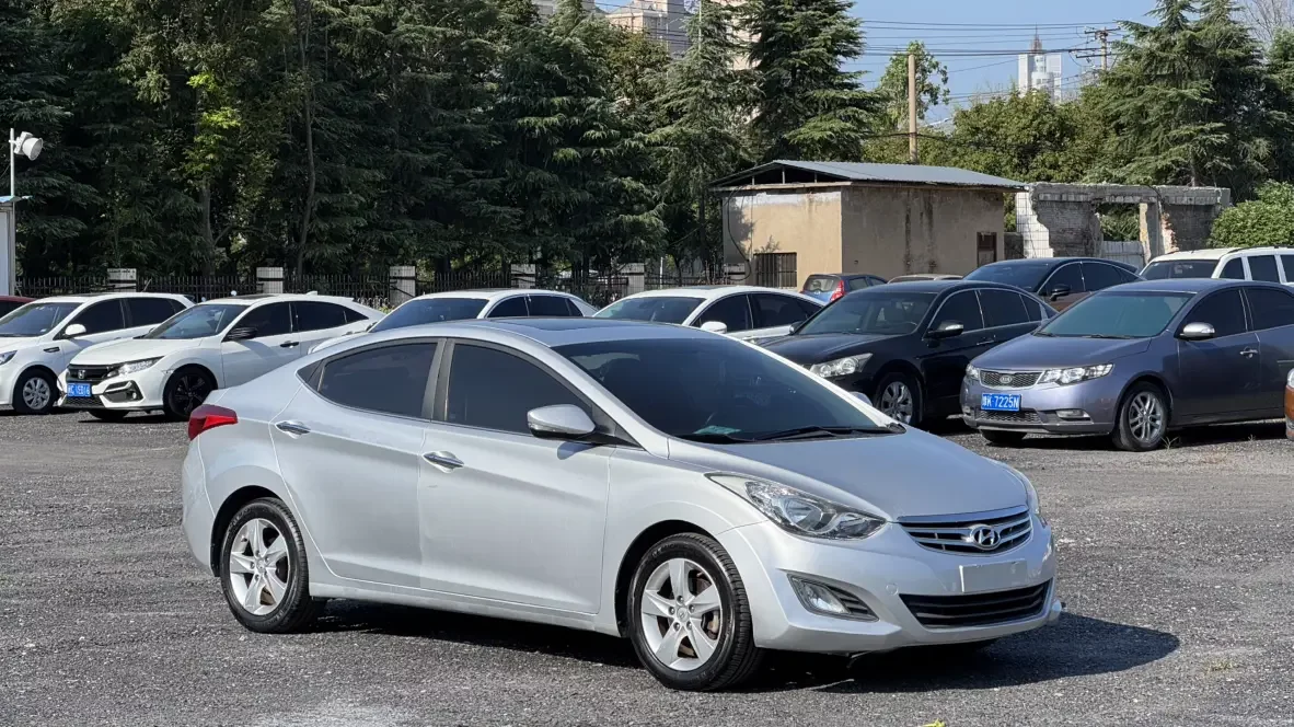 Hyundai Elantra