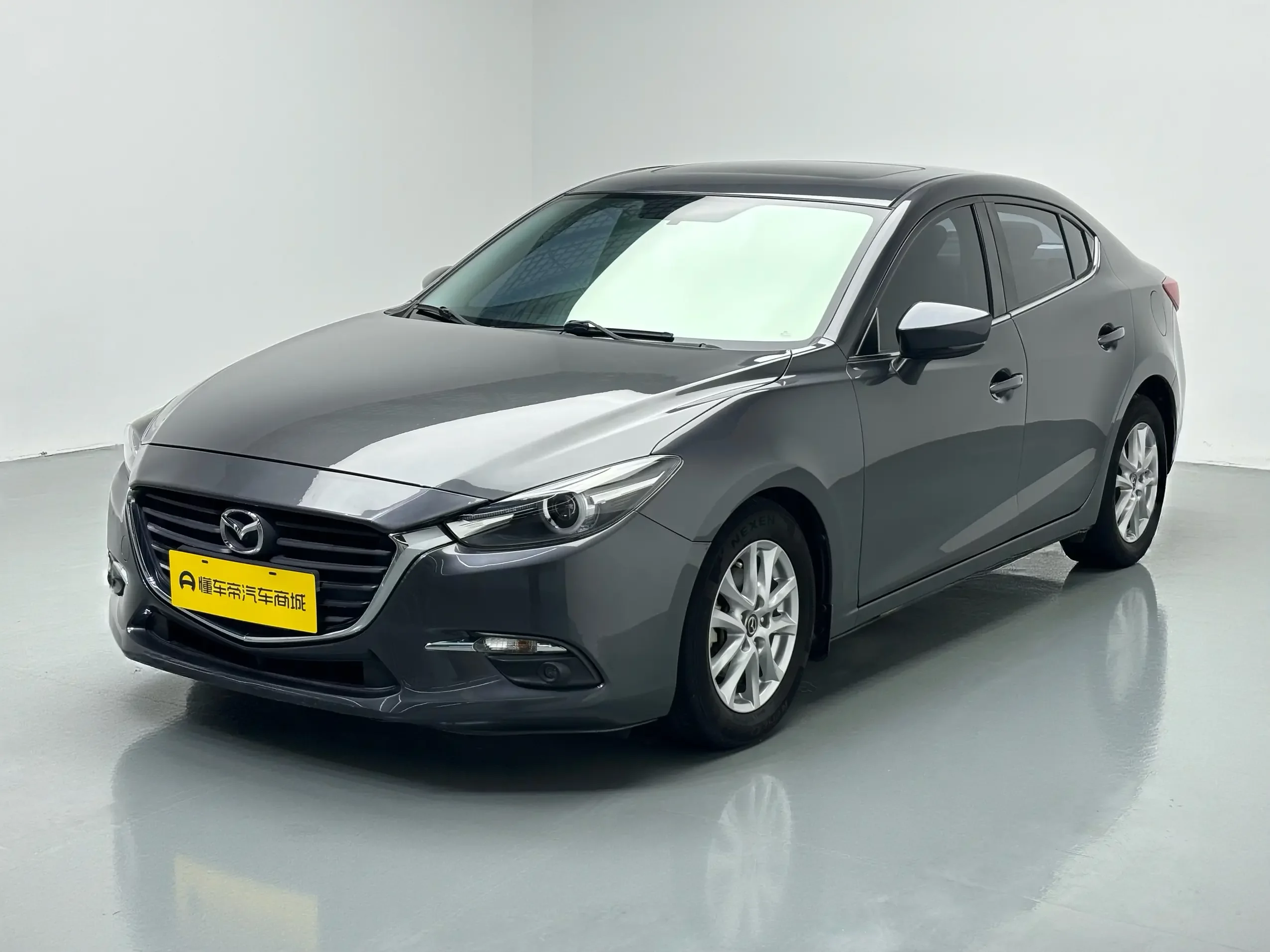 Mazda Axela (3)