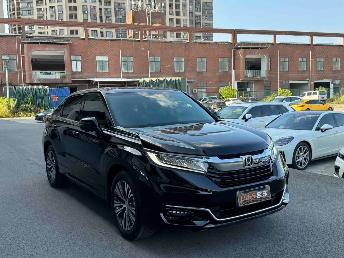 Honda Avancier (Crown Road)