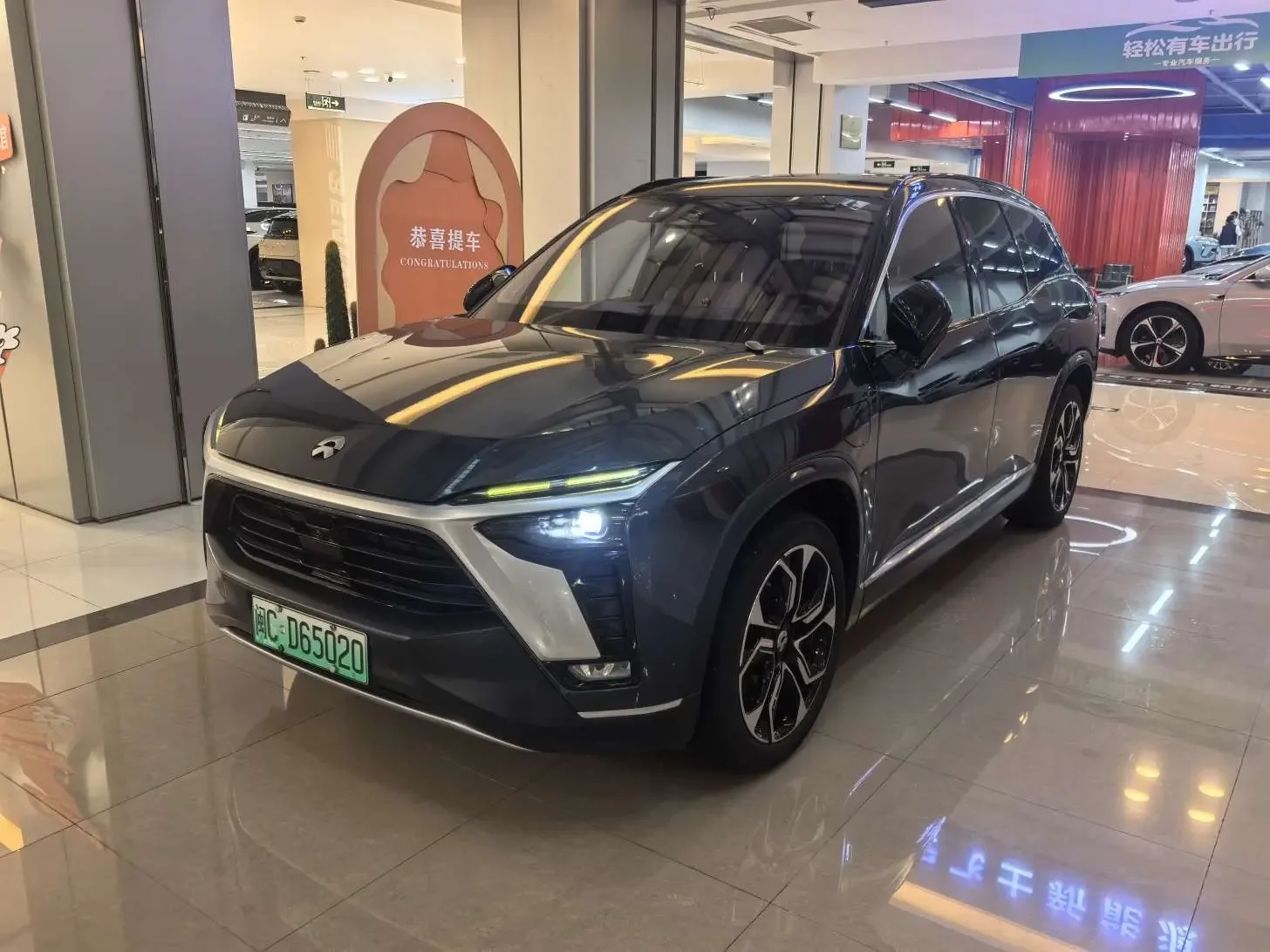 NIO ES8
