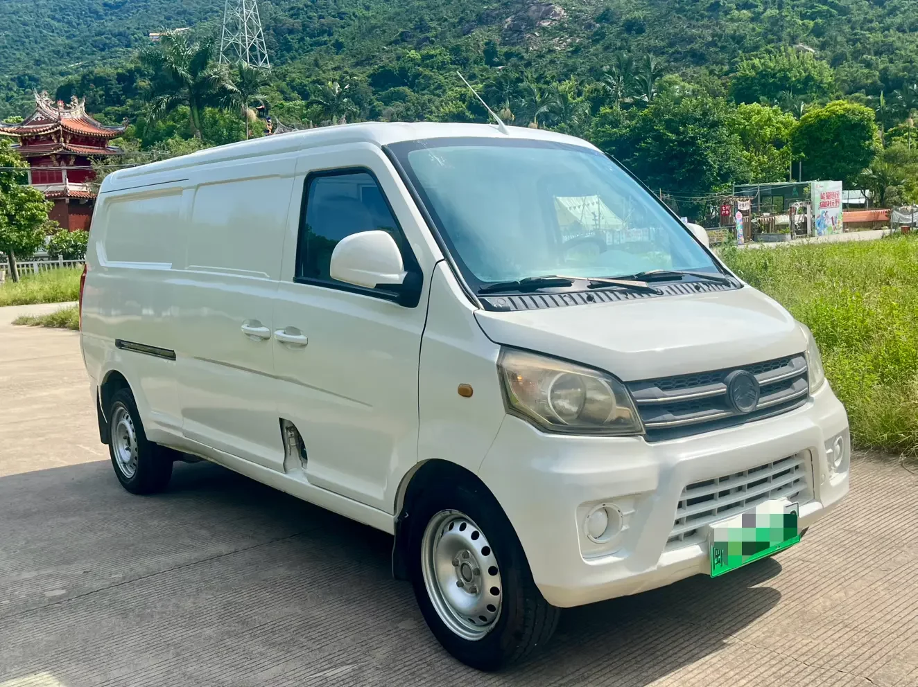 Golden Dragon Hiace EV