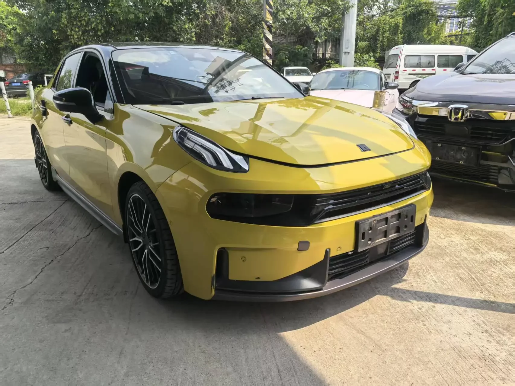 Lynk & Co 03