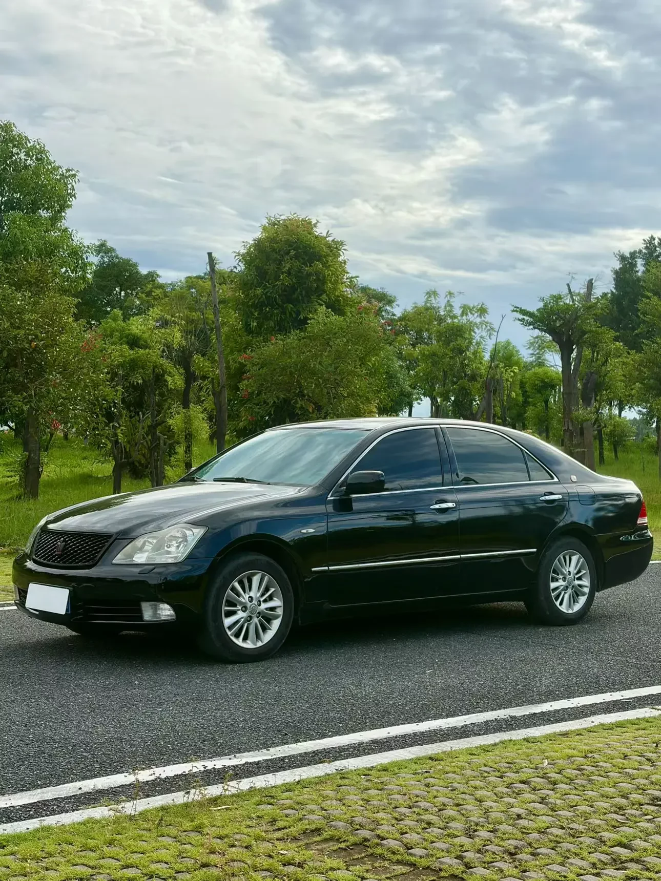 Toyota crown