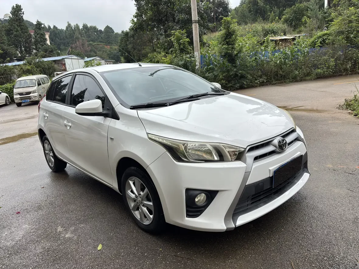 Toyota Yaris L