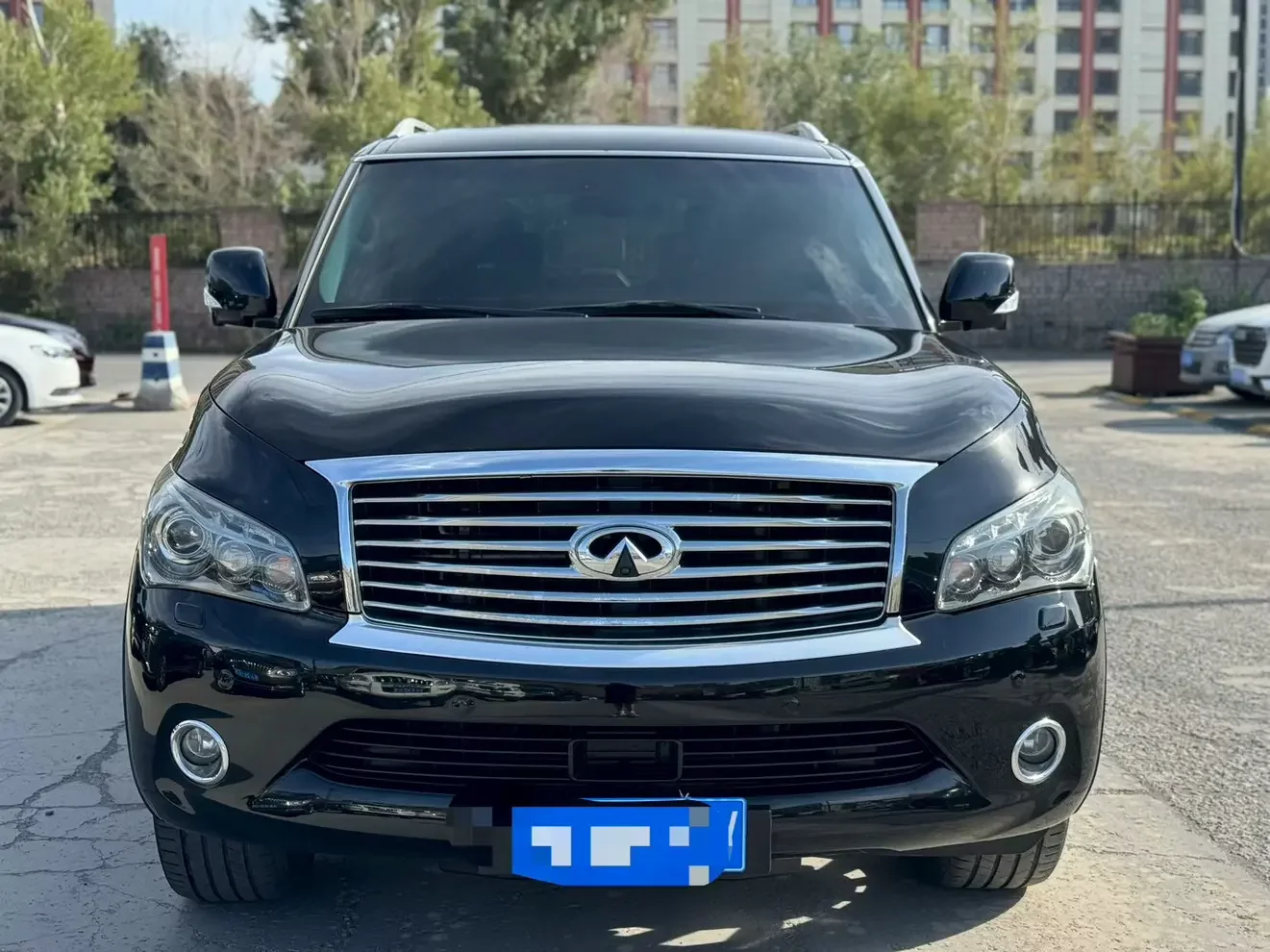 Infiniti QX80