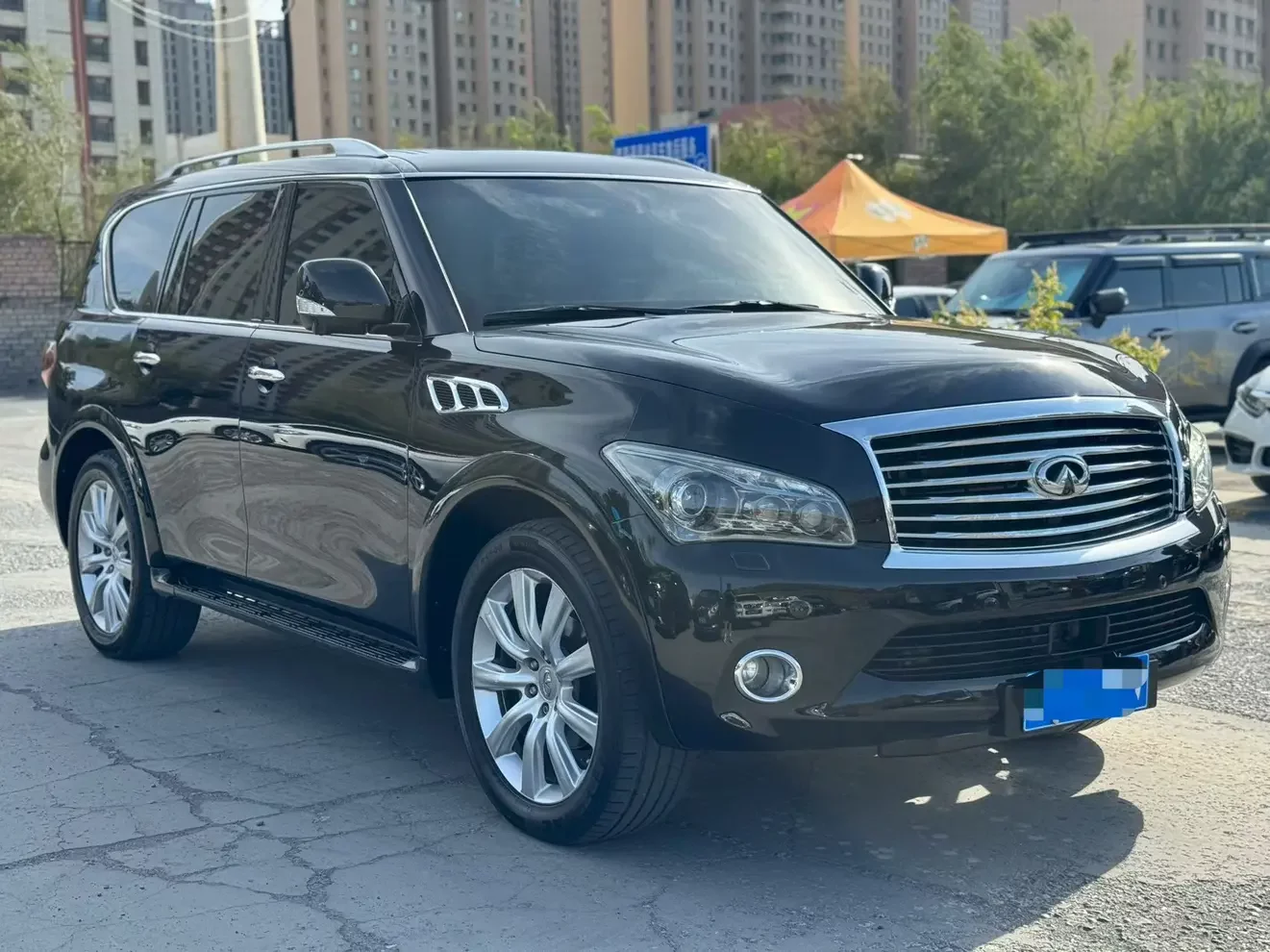 Infiniti QX80