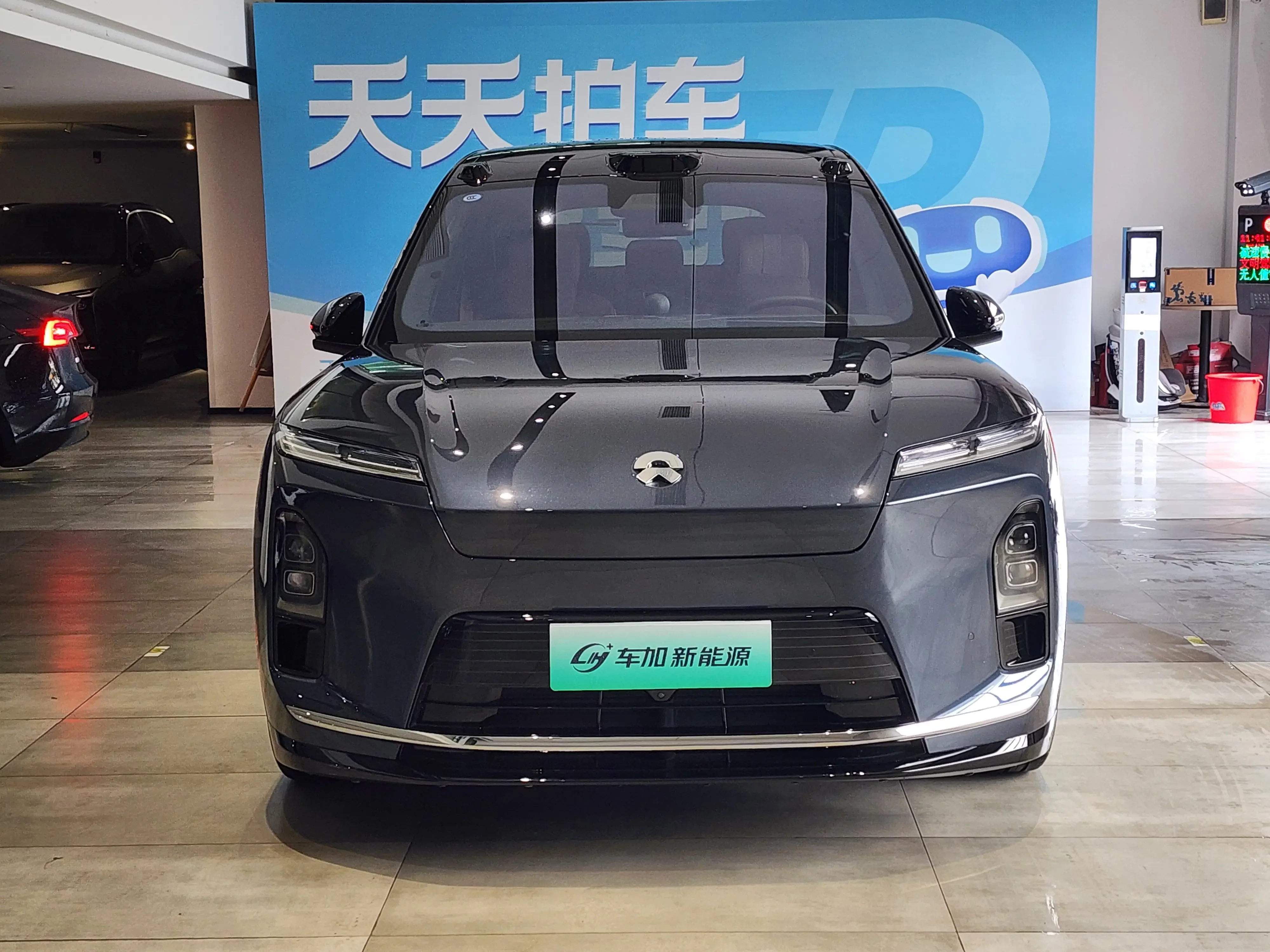 NIO ES8