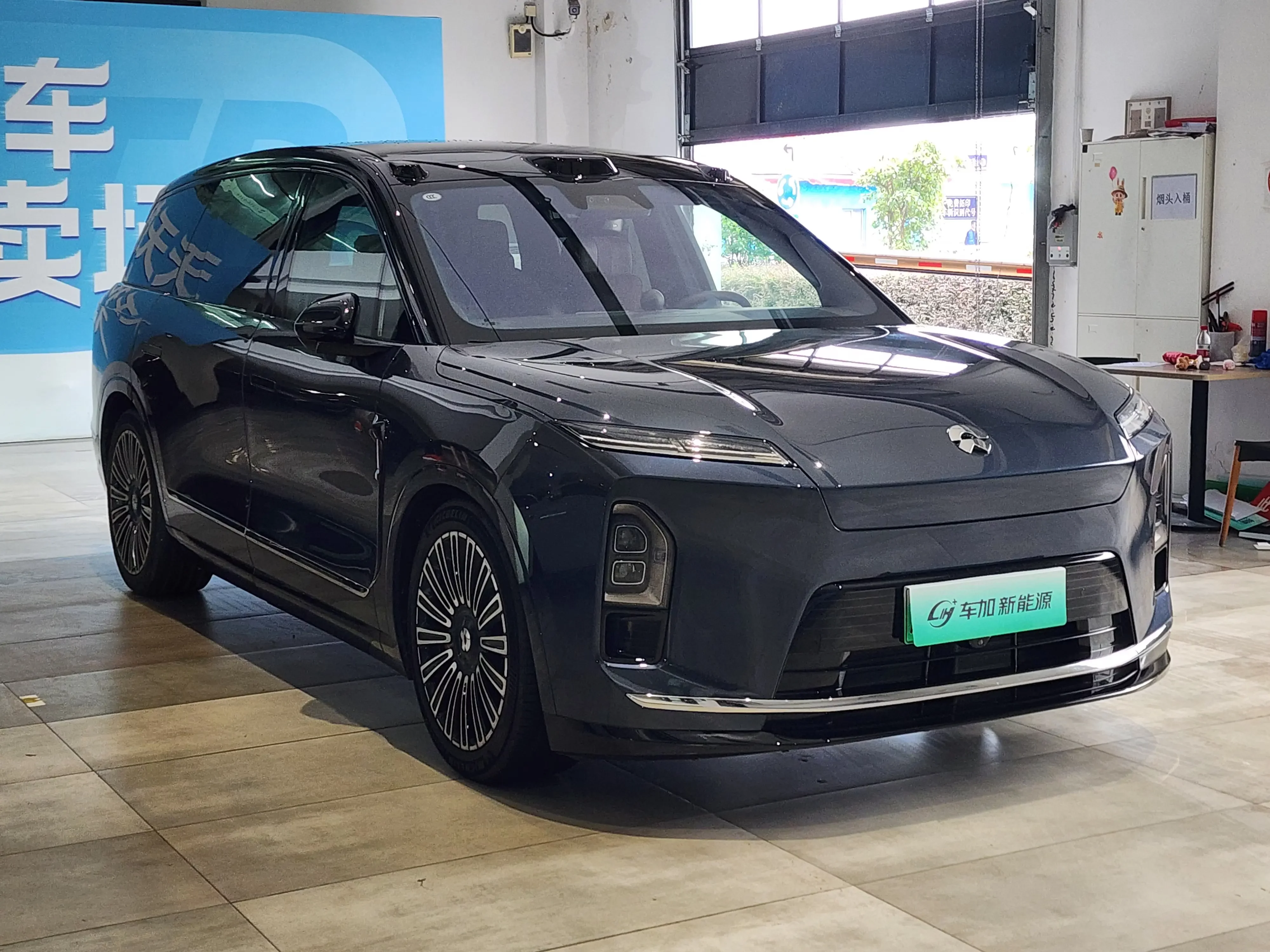 NIO ES8