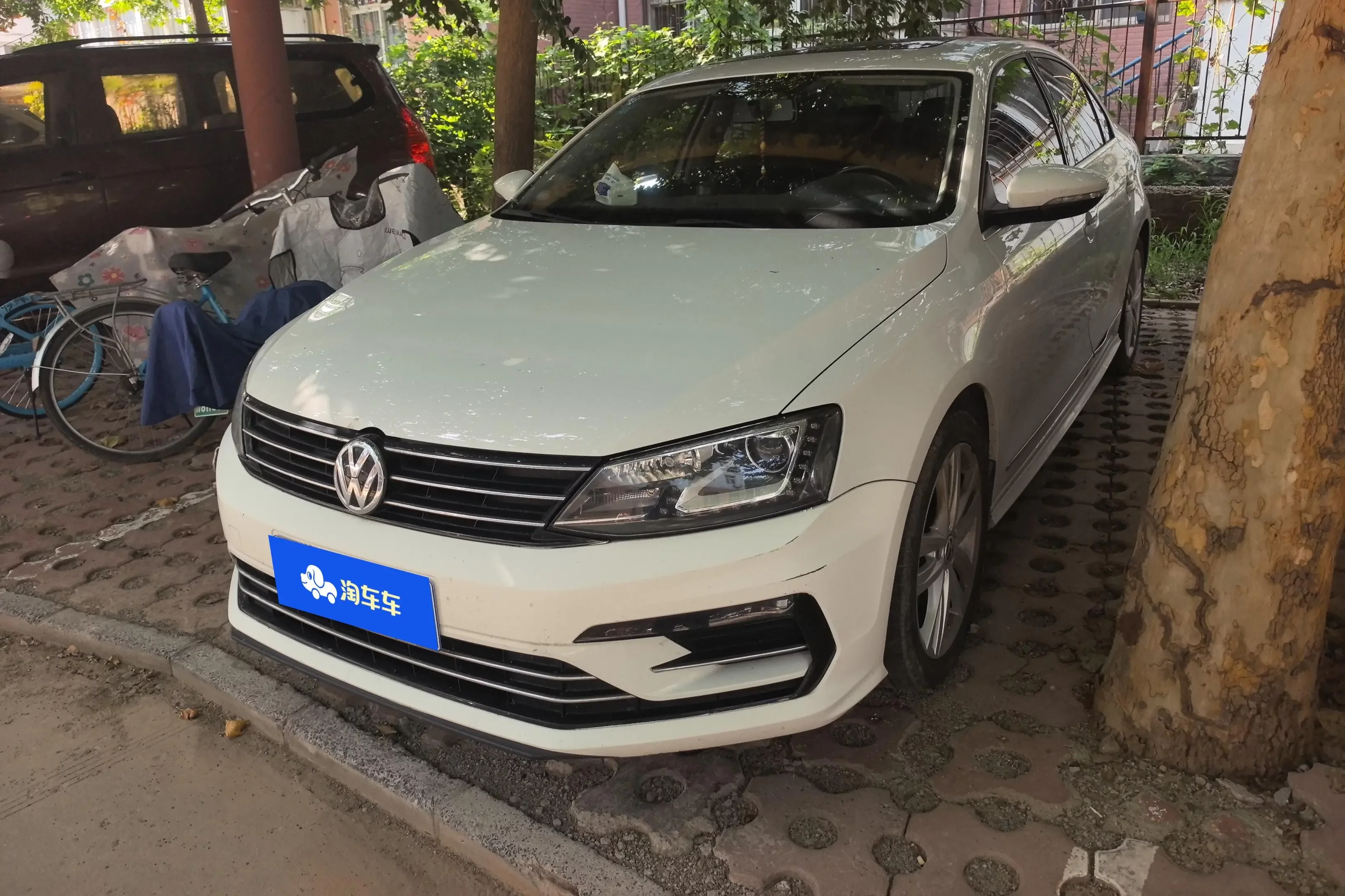 Volkswagen Sagitar