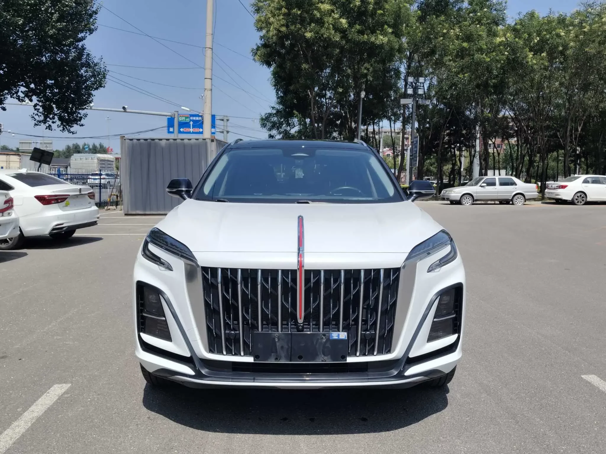 Hongqi HS3