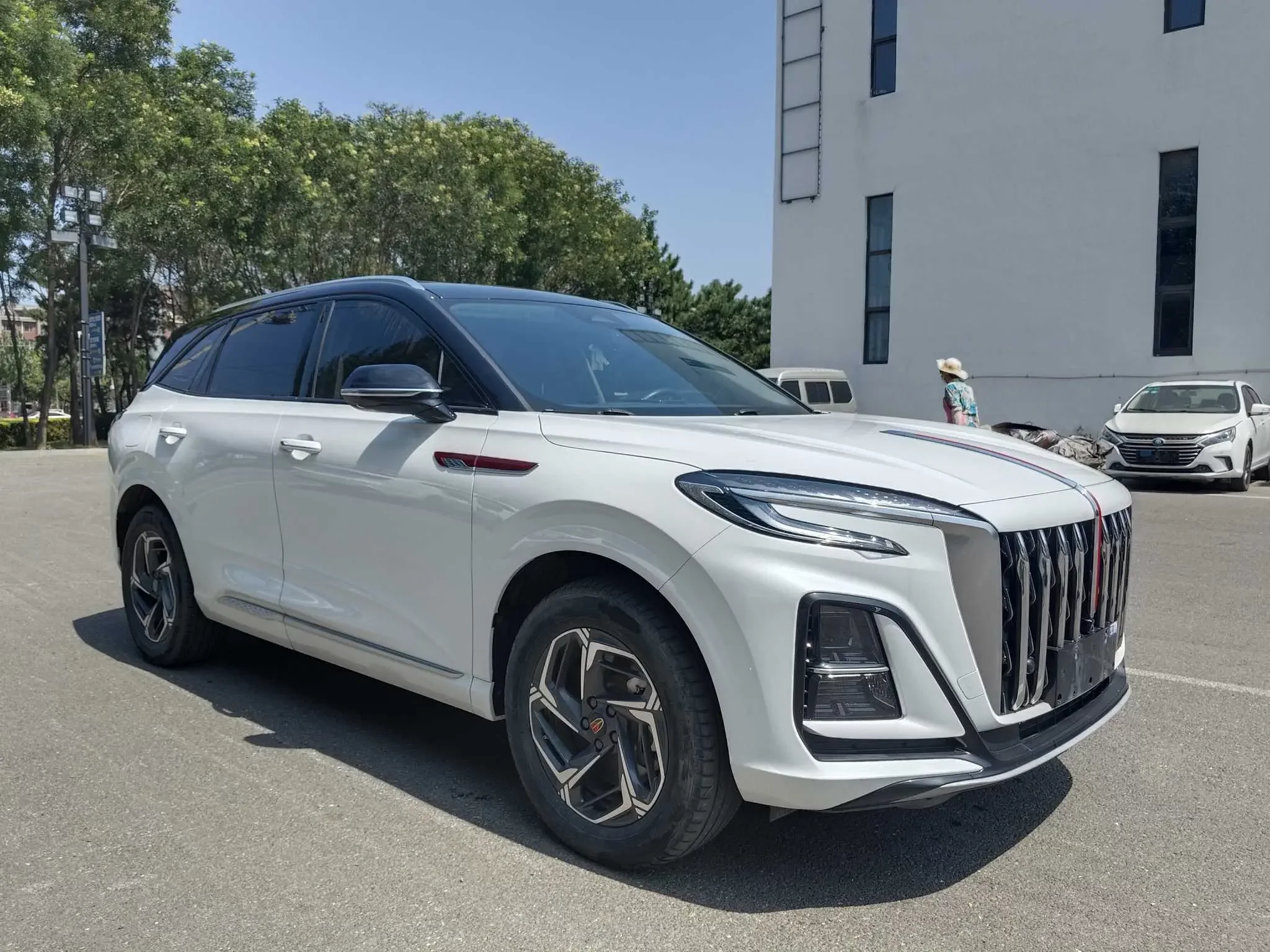 Hongqi HS3