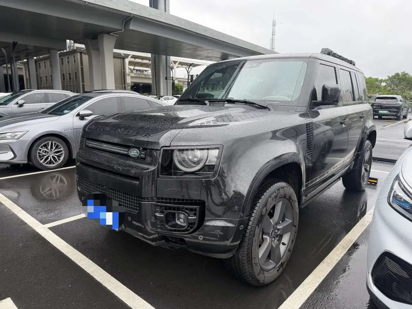 Land Rover guard