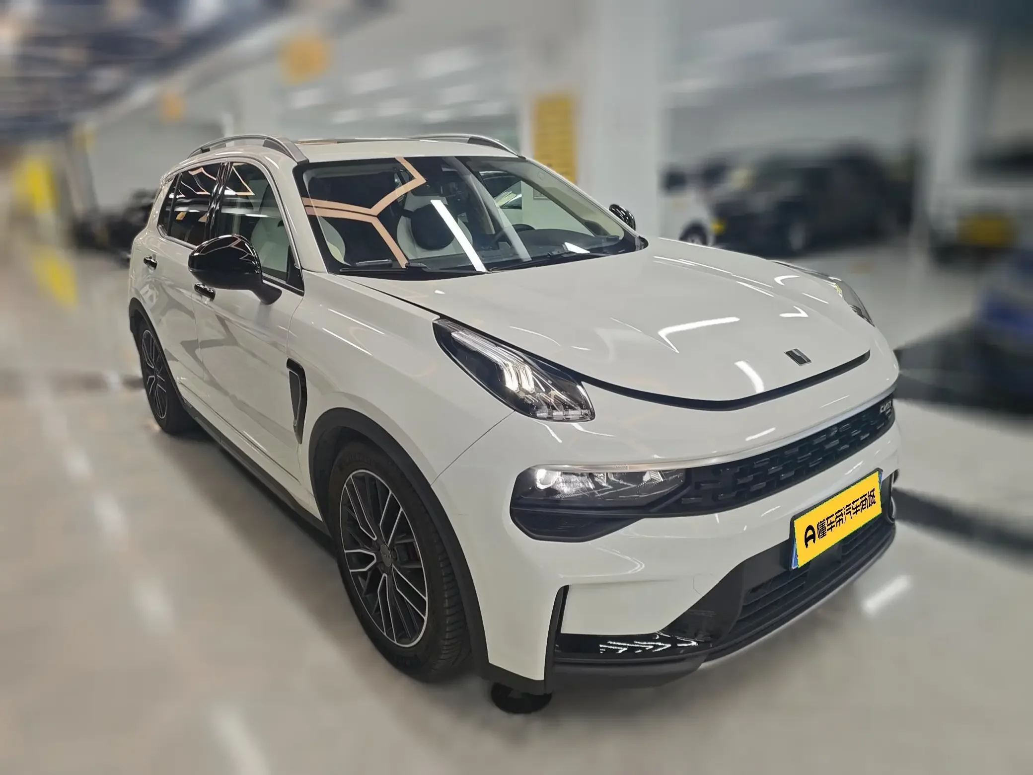 Lynk & Co 01
