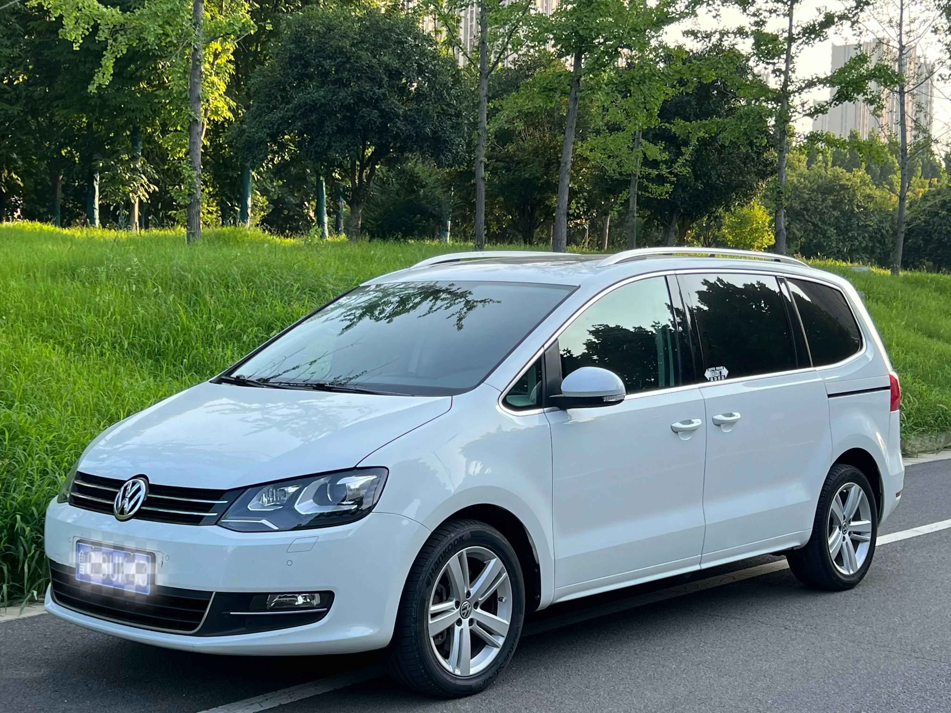 Volkswagen Sharon