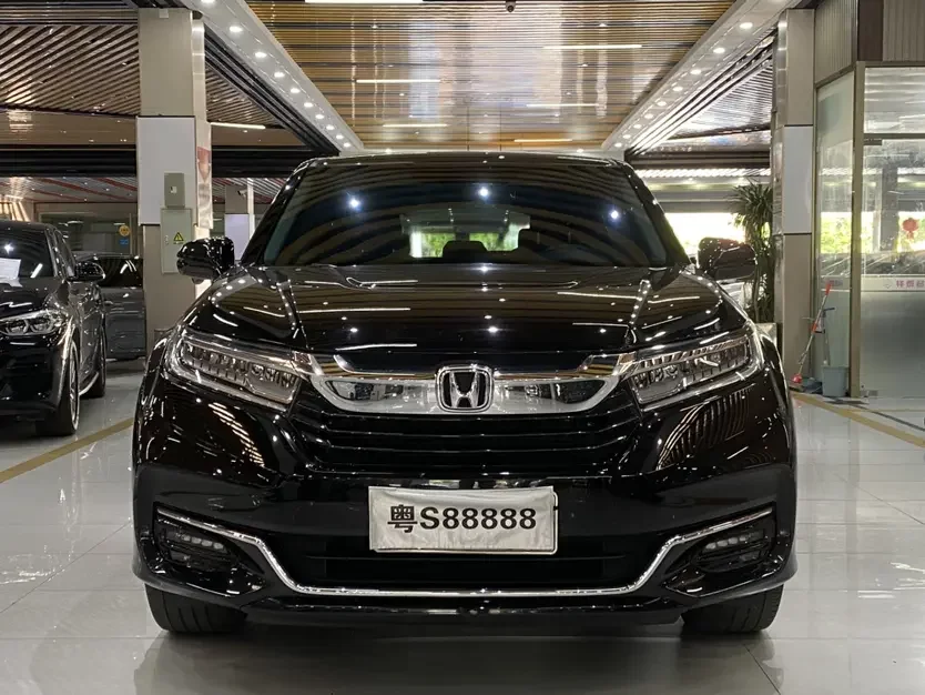 Honda Avancier (Crown Road)