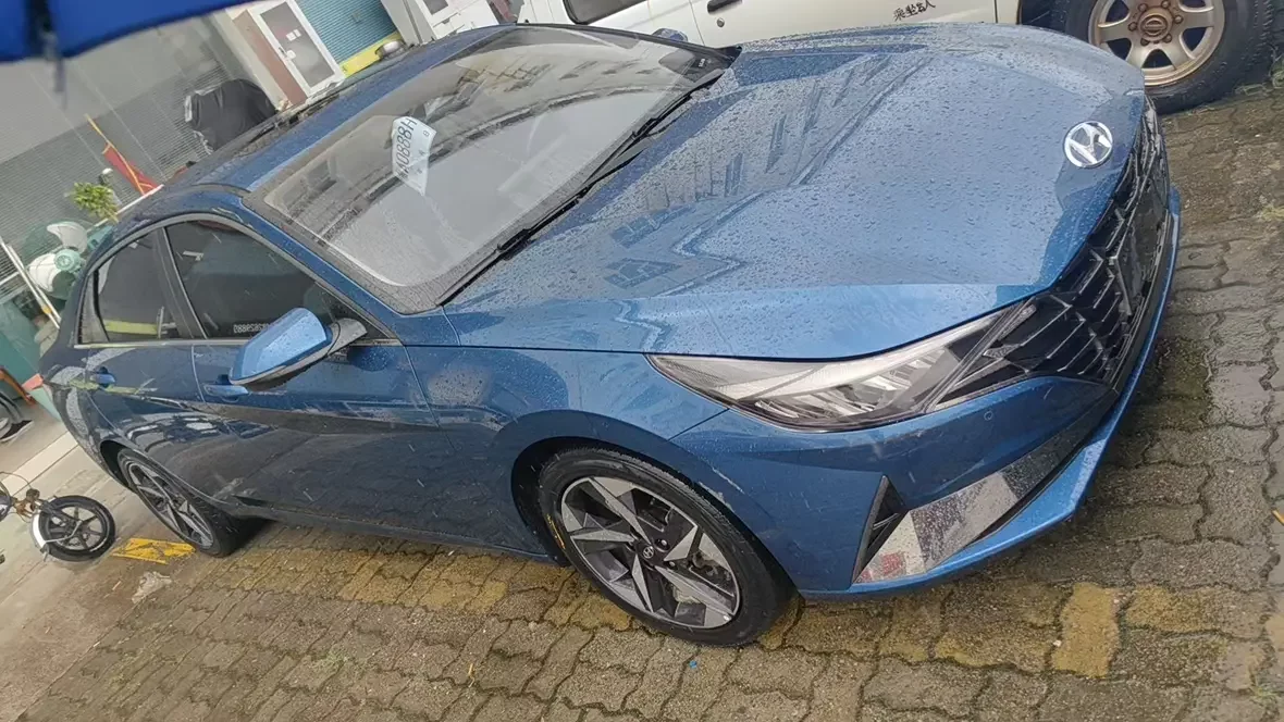 Hyundai Elantra
