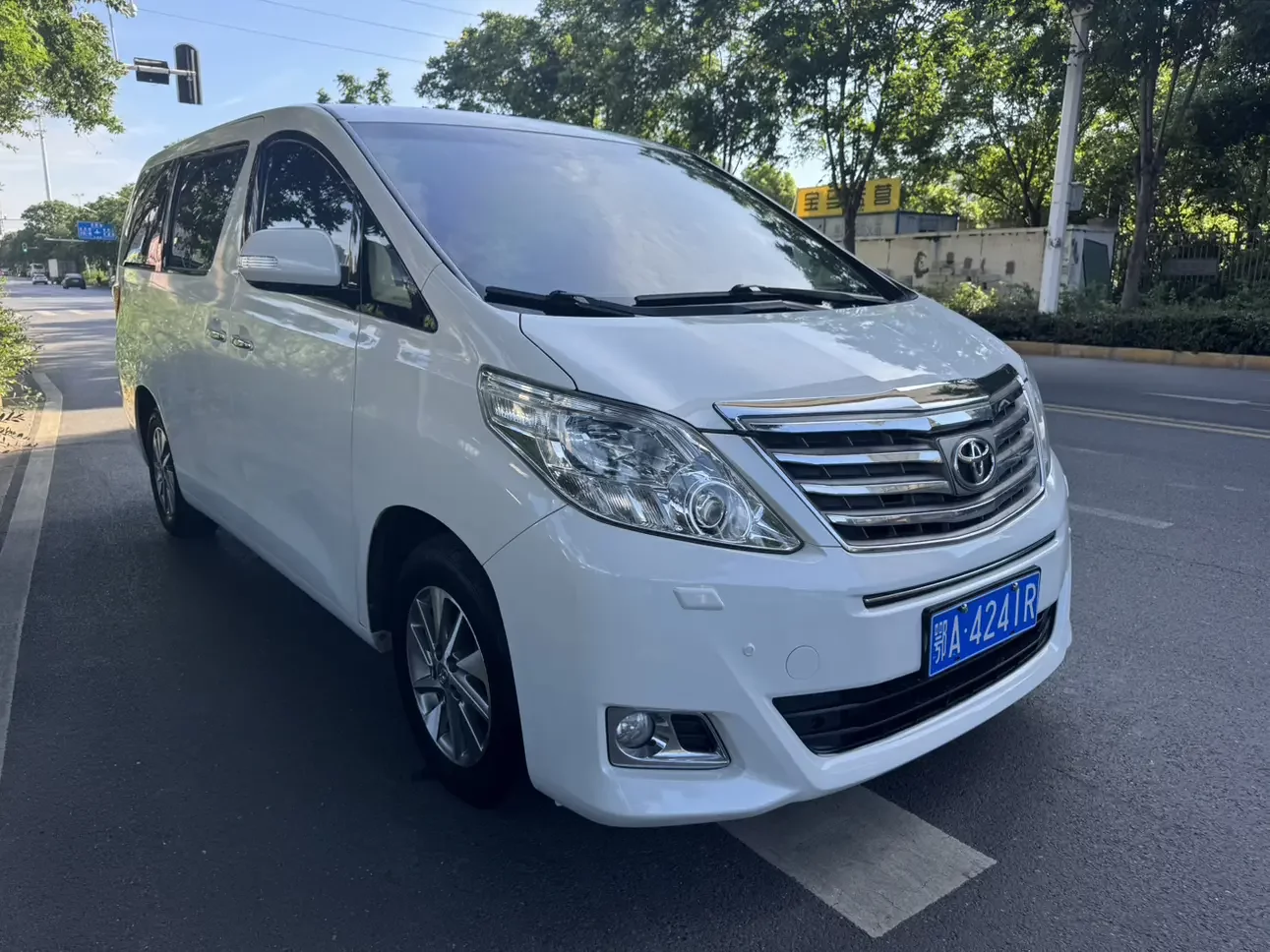 Toyota Alphard (Elfa)
