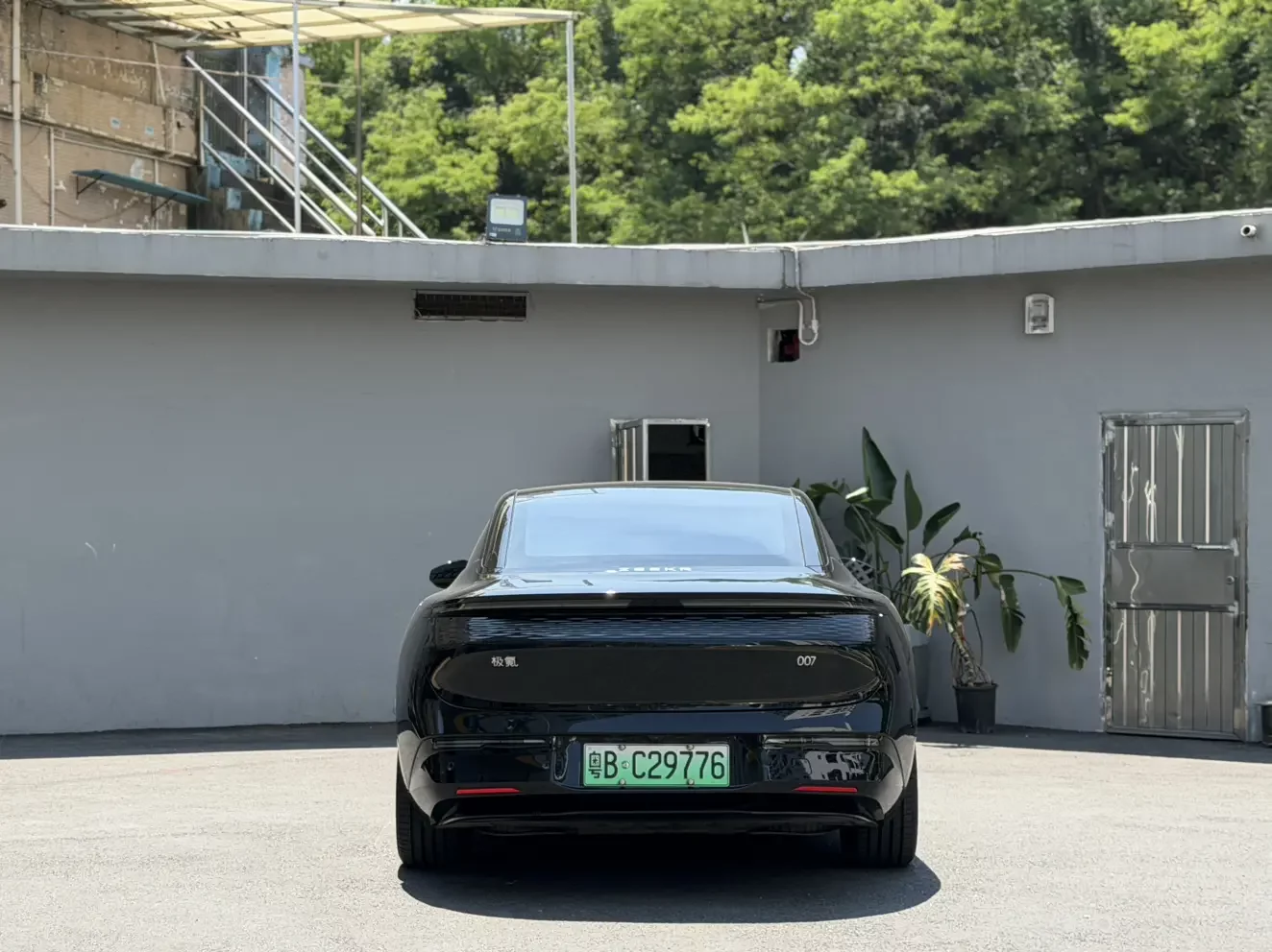 ZEEKR 007