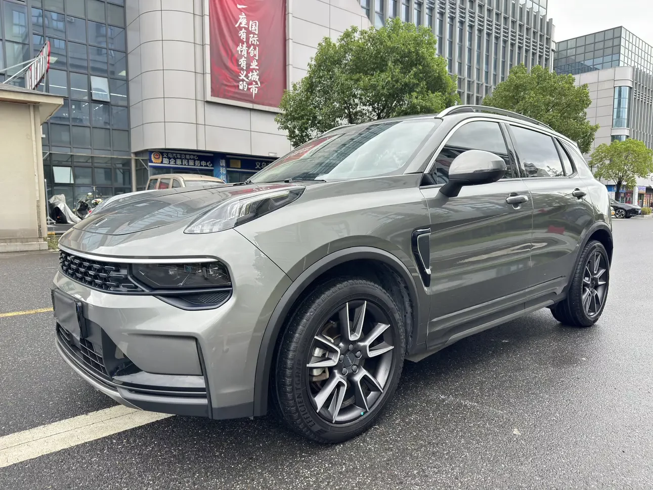 Lynk & Co 01