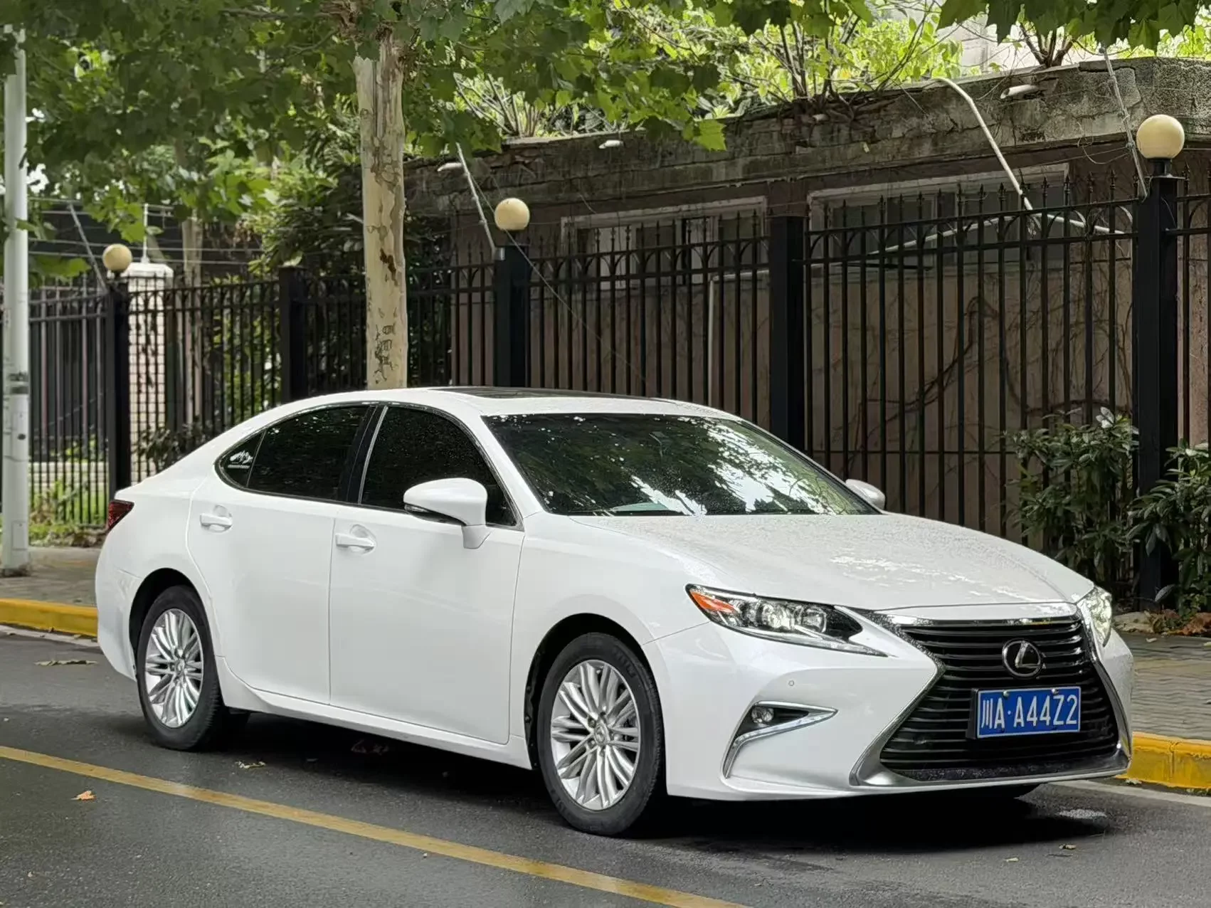 Lexus ES
