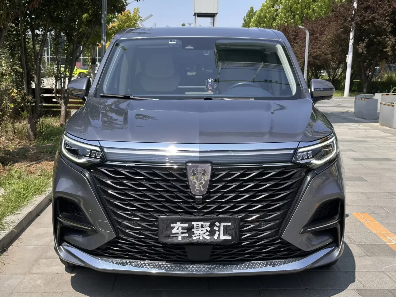 Roewe iMAX8