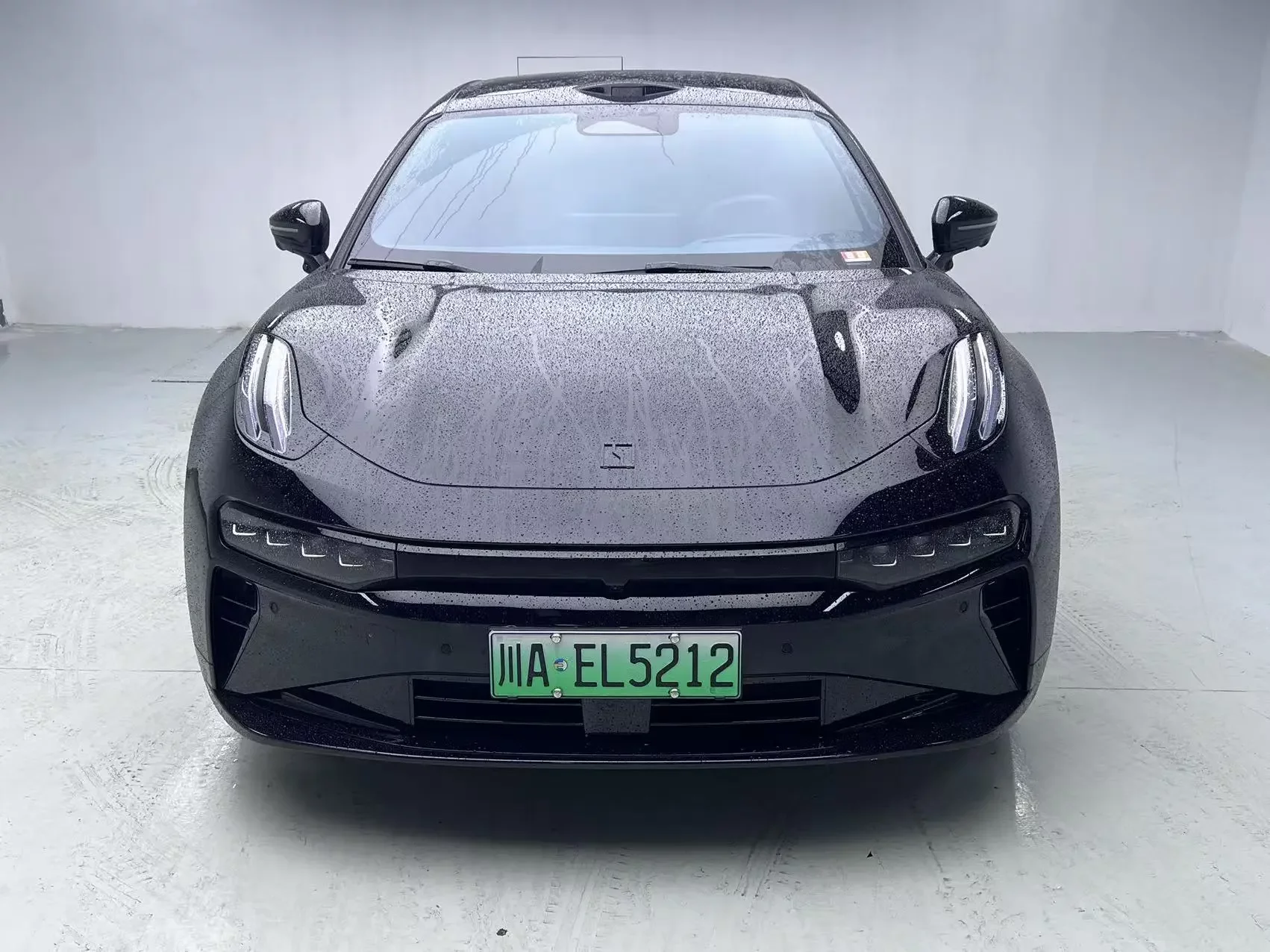 ZEEKR 001