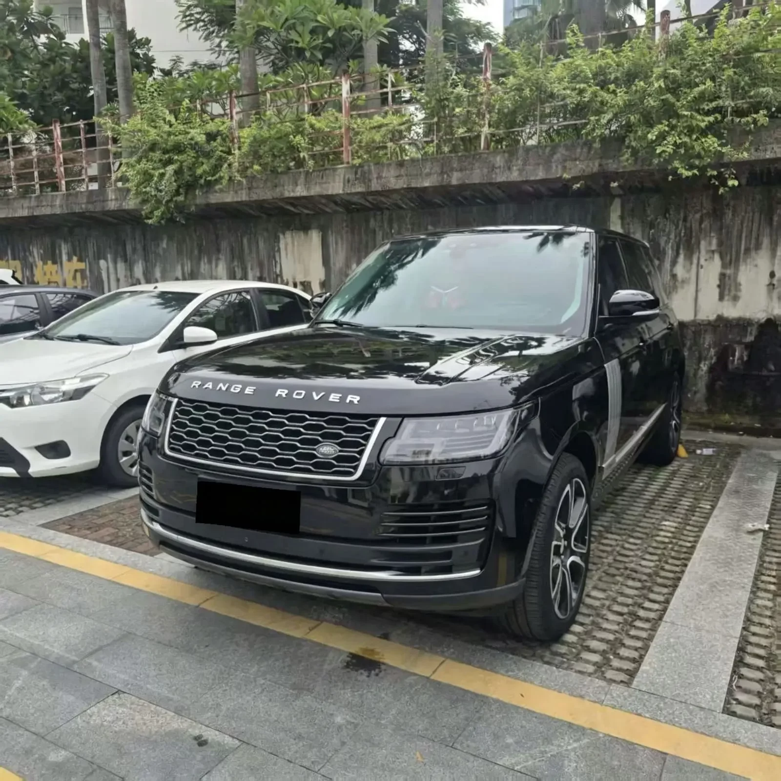 Land Rover range rover