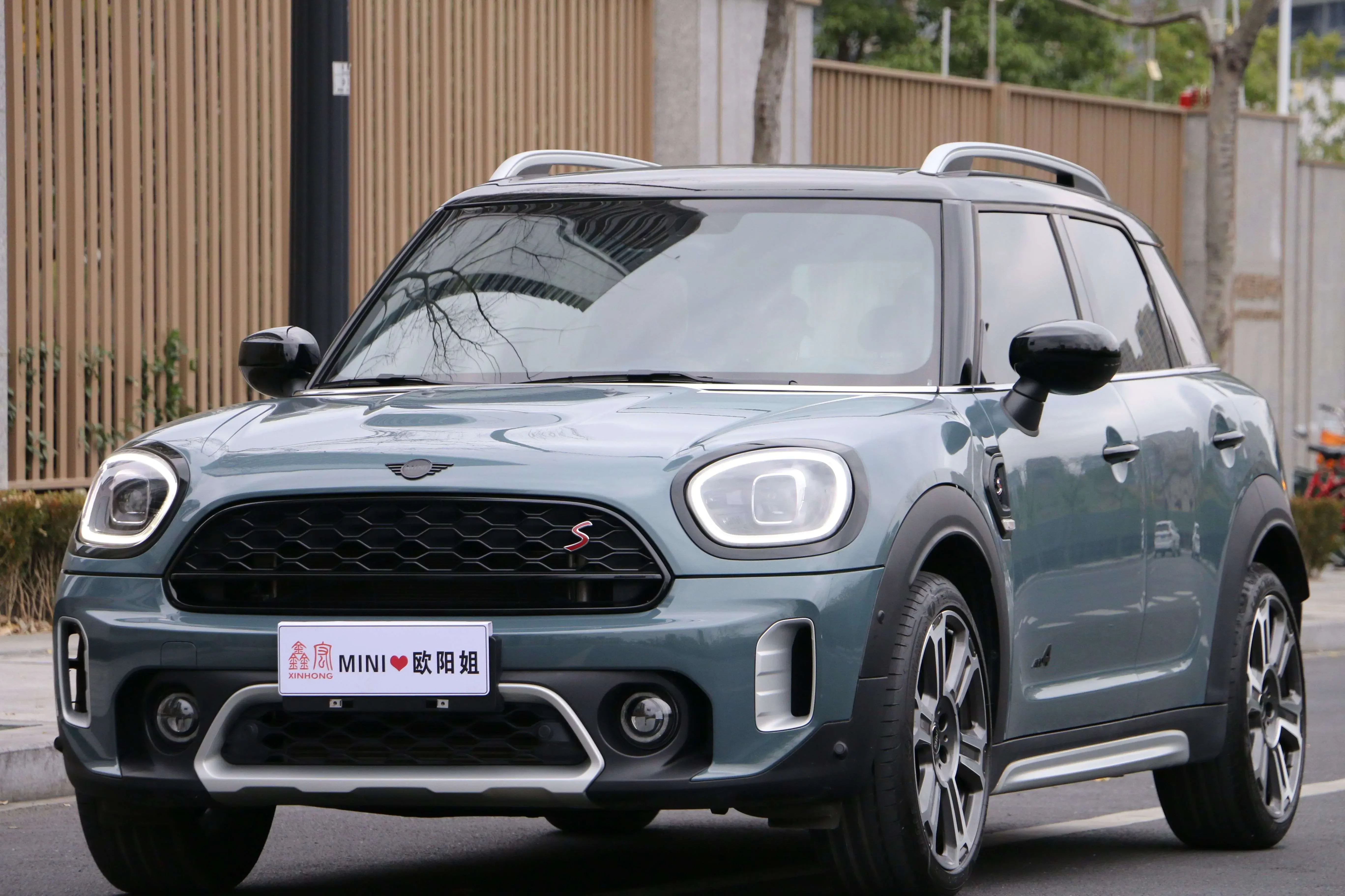 MINI COUNTRYMAN