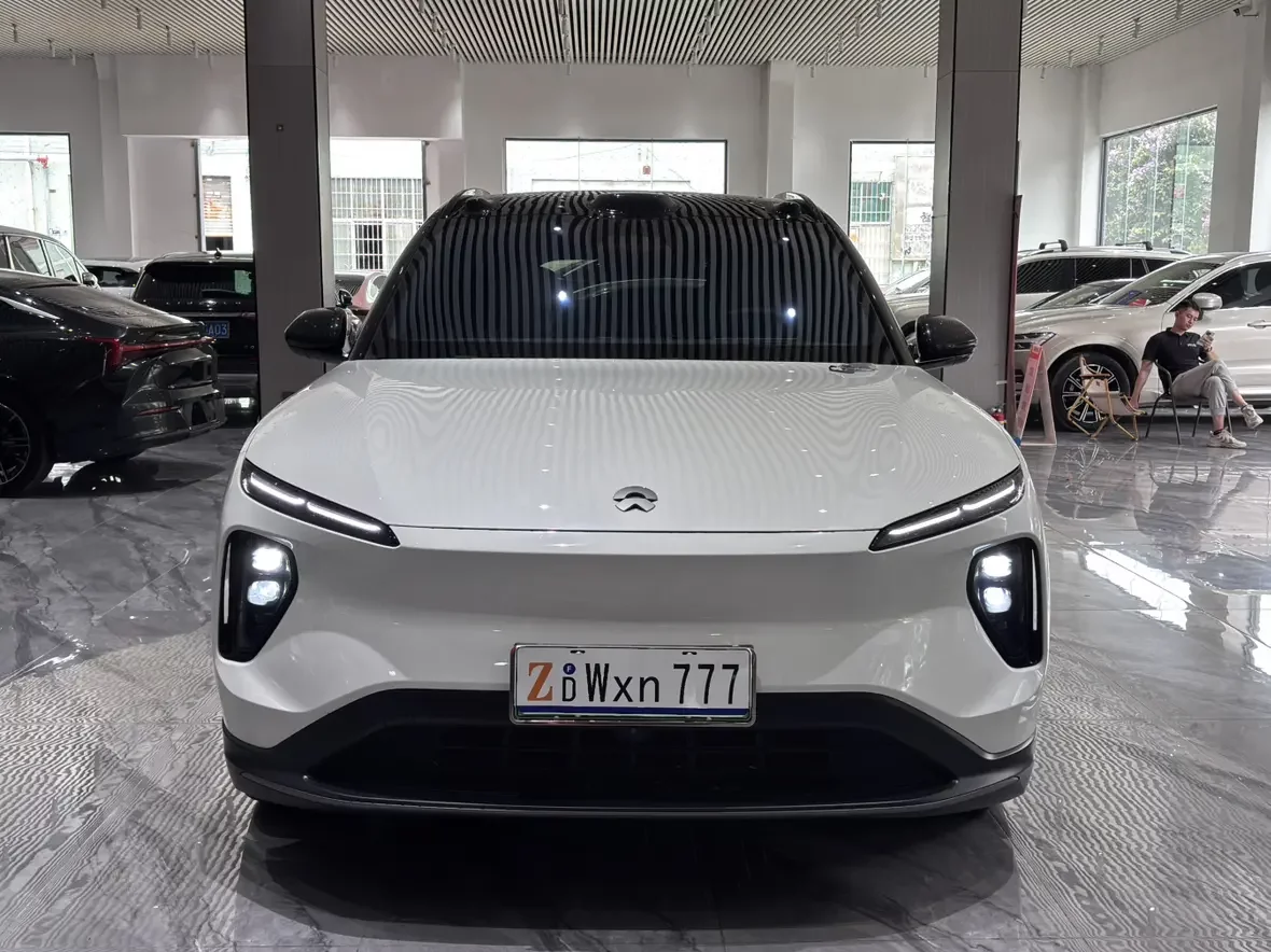 NIO ES6