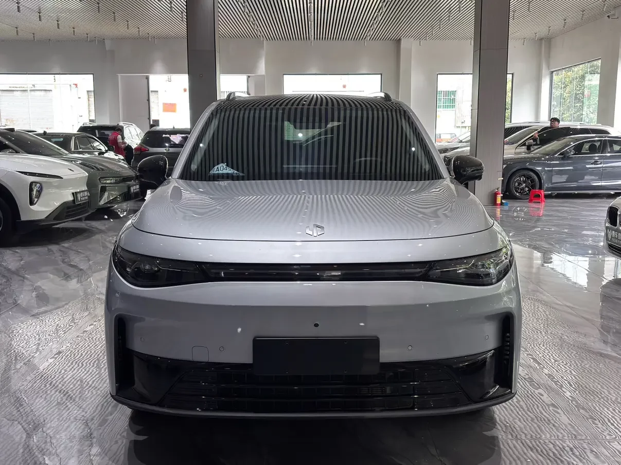 Leapmotor C16